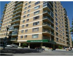 300 Roslyn